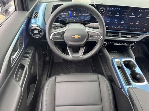 New 2026 Chevrolet Equinox EV LT image 15
