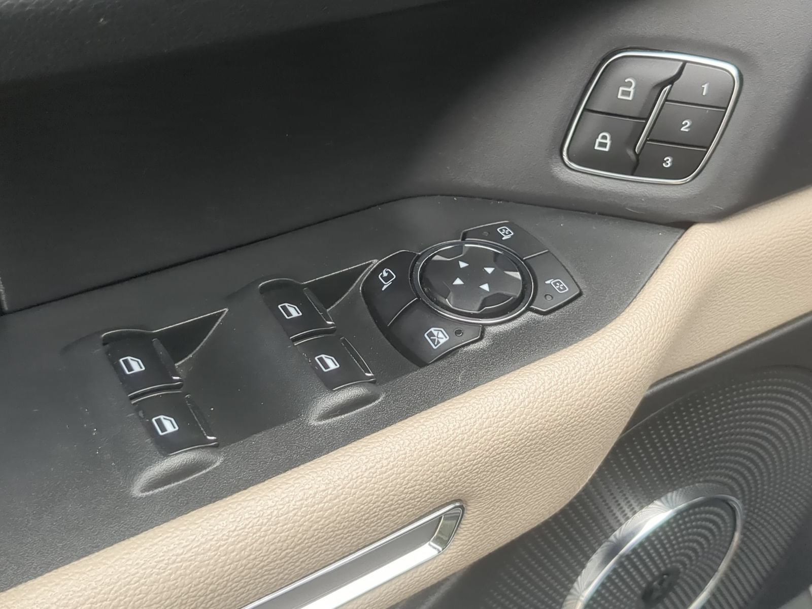 Used 2024 Ford Expedition Limited RWD image 12