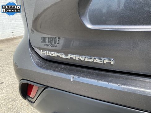 Used 2020 Toyota Highlander LE image 17