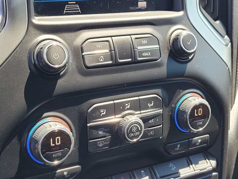 Used 2019 Chevrolet Silverado 1500 RST AWD/4WD image 18
