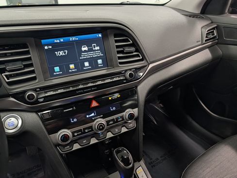 Used 2019 Hyundai Elantra Limited w/ Cargo Package FWD image 12