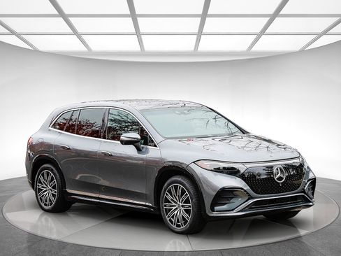 Certified 2023 Mercedes-Benz EQS 580 4MATIC SUV image 5