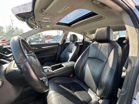 Used 2017 Honda Civic Touring image 10