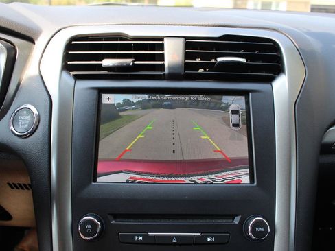 Used 2017 Ford Fusion SE w/ Fusion SE Technology Package AWD/4WD image 26