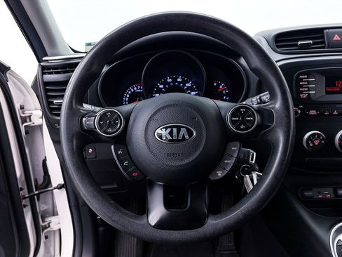 Used 2015 Kia Soul + image 18
