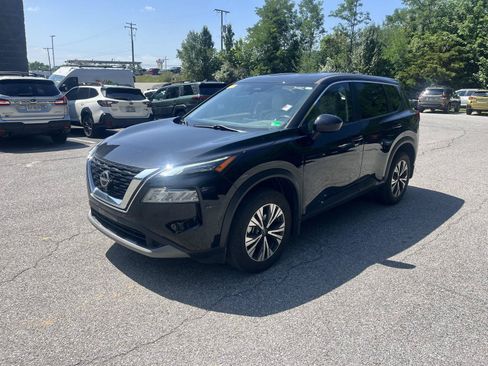 Used 2023 Nissan Rogue SV AWD/4WD image 3