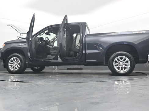 Used 2023 Chevrolet Silverado 1500 LT AWD/4WD image 45