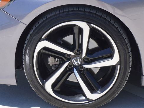 Used 2019 Honda Accord Sport image 4