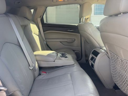 Used 2011 Cadillac SRX Luxury image 11