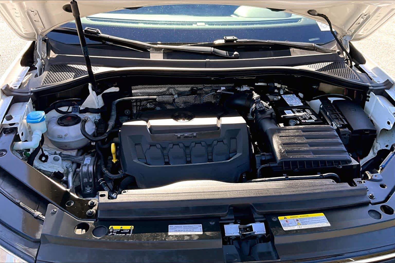Used 2021 Volkswagen Tiguan SE w/ Panoramic Sunroof Package FWD image 32