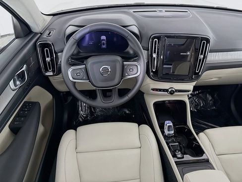 New 2026 Volvo XC40 B5 Ultra w/ Climate Package AWD/4WD image 24