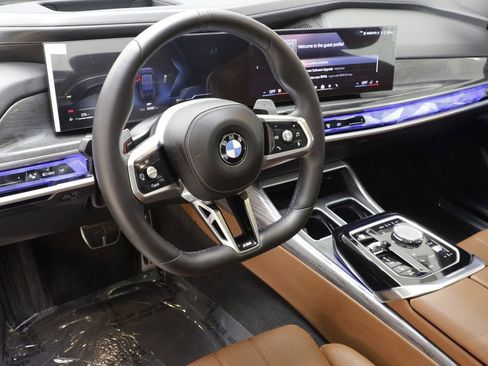 Certified 2025 BMW 760i xDrive w/ Executive Package AWD/4WD image 7