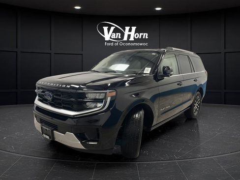 Used 2025 Ford Expedition Platinum AWD/4WD image 3