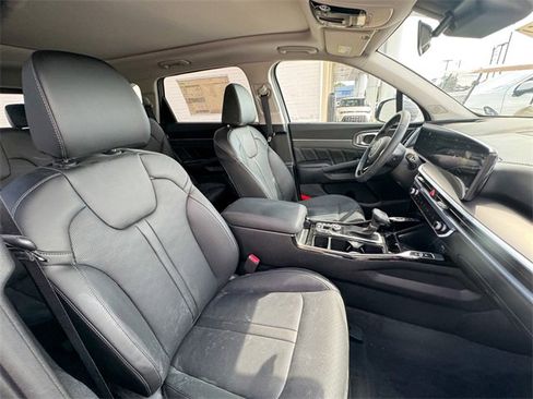 Certified 2024 Kia Sorento SX image 22