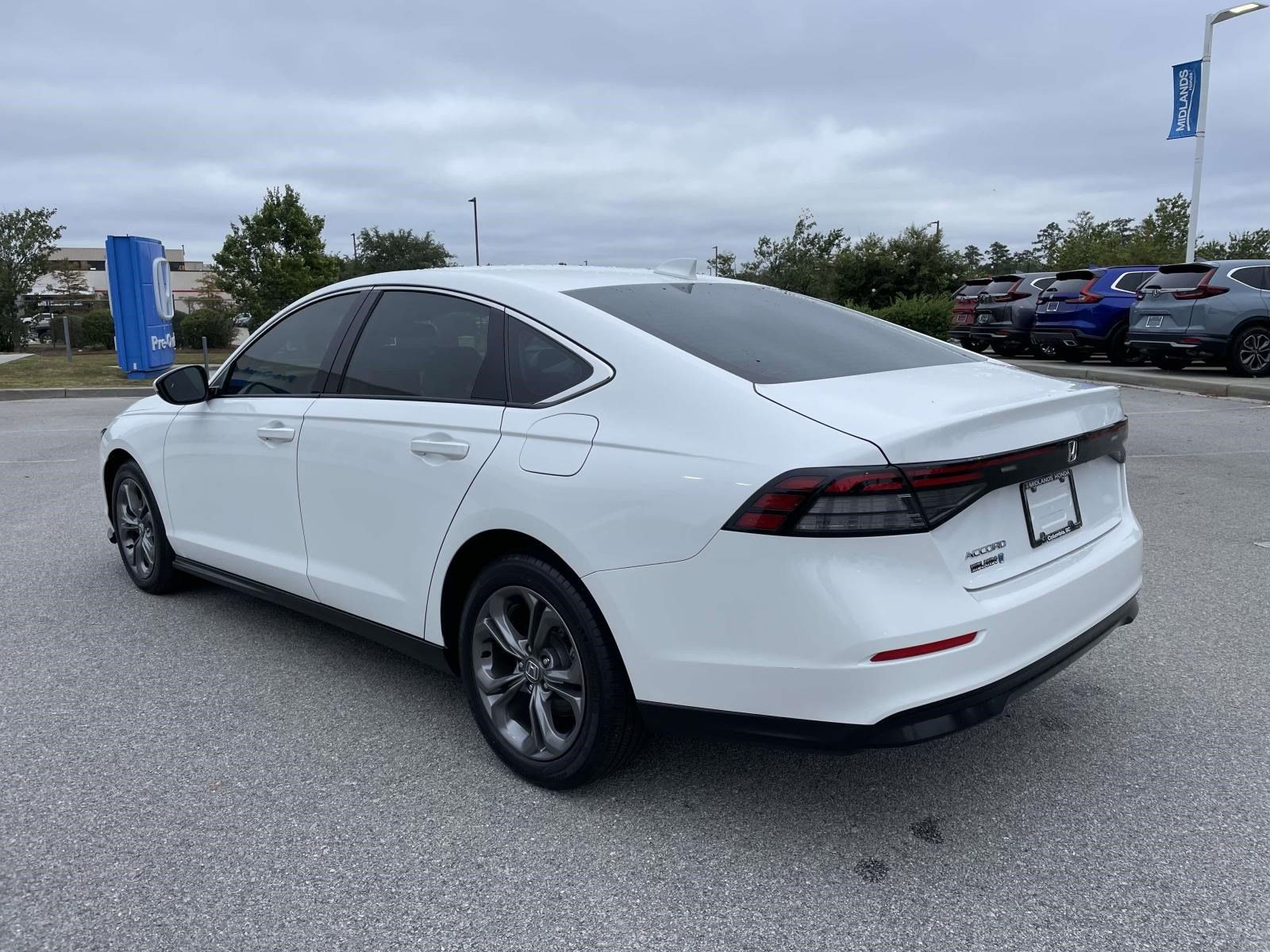 Used 2023 Honda Accord EX image 4