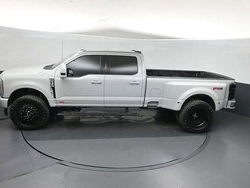 Used 2025 Ford F350 Platinum w/ FX4 Off-Road Package image 34