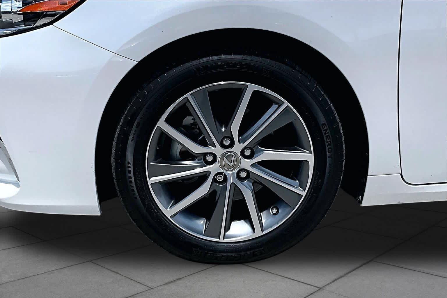 Used 2018 Lexus ES 300h w/ Luxury Package FWD image 9