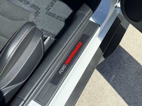 Used 2021 Ford Mustang Shelby GT500 w/ Carbon Fiber Track Pack image 29