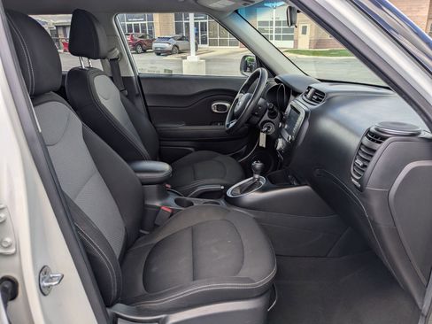 Used 2018 Kia Soul + FWD image 27