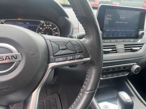 Used 2022 Nissan Altima 2.5 SR w/ Midnight Edition Package AWD/4WD image 15