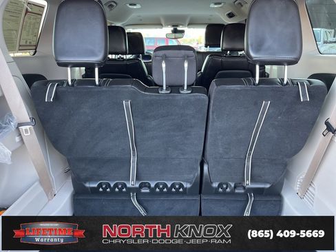 Used 2024 Chrysler Pacifica Touring-L image 20