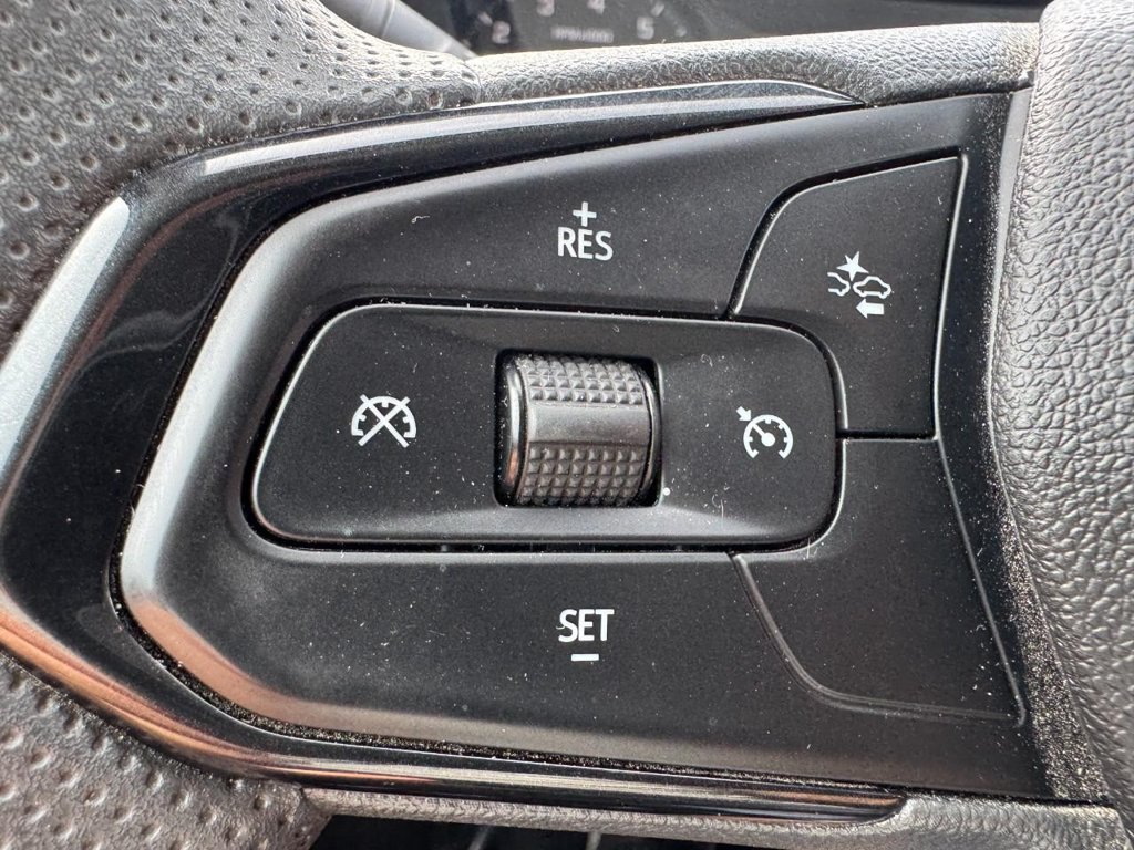 Used 2025 Chevrolet Trax LS w/ LS Convenience Package FWD image 16
