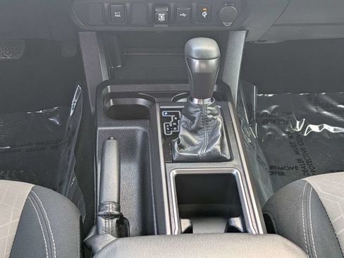 Used 2021 Toyota Tacoma TRD Sport AWD/4WD image 18