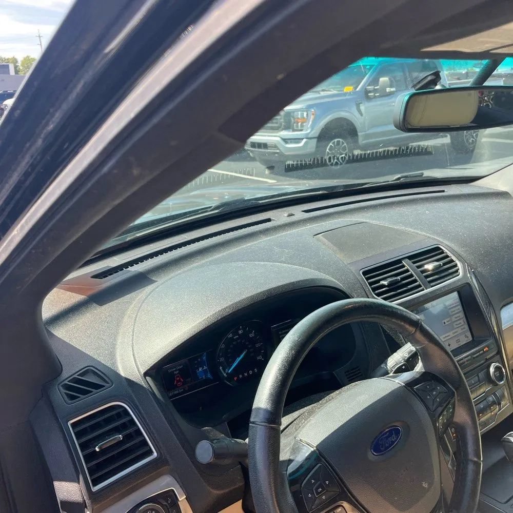 Used 2017 Ford Explorer XLT w/ Equipment Group 202A AWD/4WD image 10