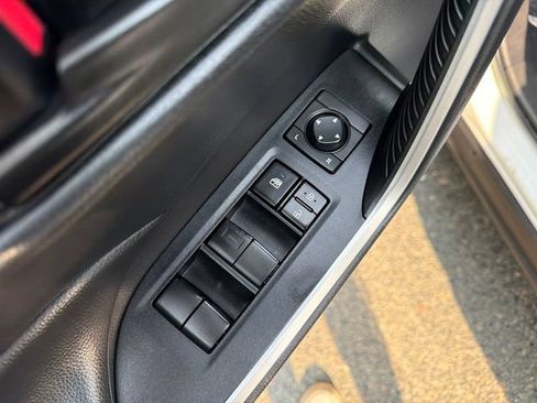 Certified 2025 Toyota RAV4 LE AWD/4WD image 27