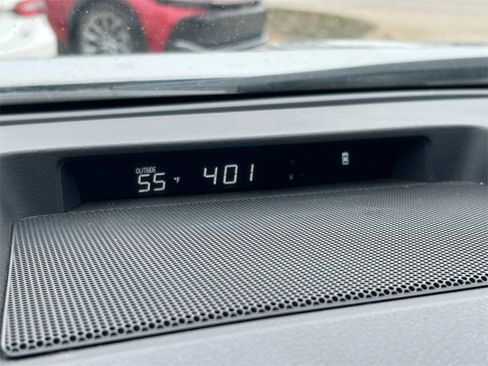 Used 2015 Toyota Sequoia Platinum image 46