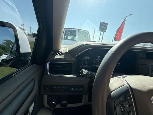 Used 2023 GMC Yukon Denali AWD/4WD image 24