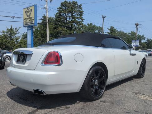 Used 2018 Rolls-Royce Dawn RWD image 11