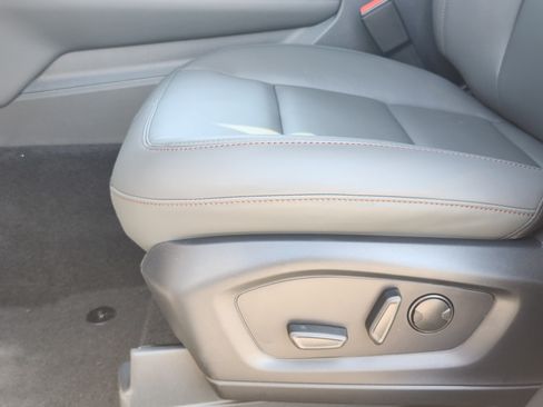 New 2026 Ford Explorer Active w/ Active Comfort Package RWD image 18