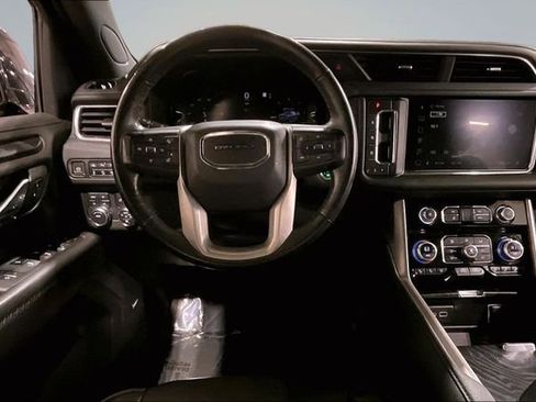 Used 2023 GMC Yukon Denali image 5