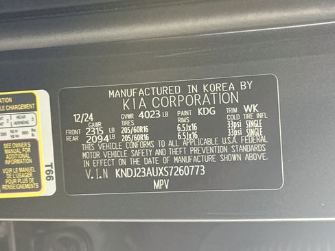 Used 2025 Kia Soul LX w/ LX Technology Package FWD image 12