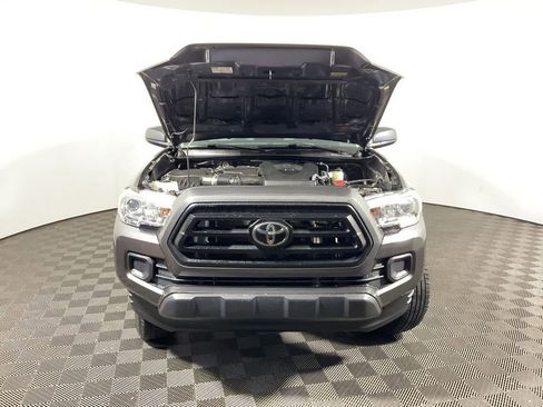 Used 2022 Toyota Tacoma SR AWD/4WD image 9