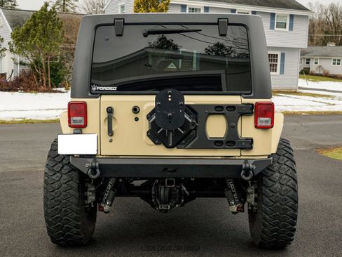 Used 2011 Jeep Wrangler Unlimited Sport image 7