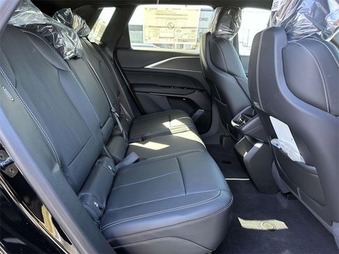 New 2025 Cadillac Lyriq Luxury image 11