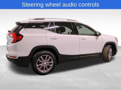 Used 2024 GMC Terrain SLT image 8
