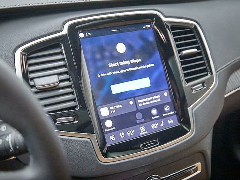 Certified 2024 Volvo XC90 T8 Ultimate w/ Protection Package image 15