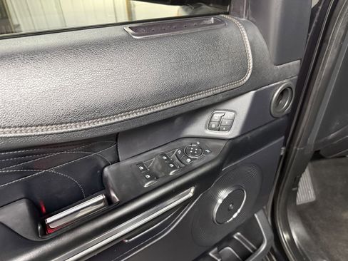Used 2019 Ford Expedition Max Platinum image 25