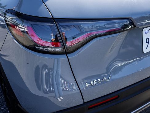 Used 2024 Honda HR-V Sport image 8