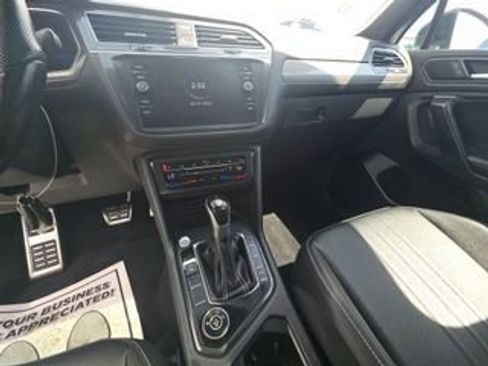 Used 2023 Volkswagen Tiguan SE R-Line AWD/4WD image 10