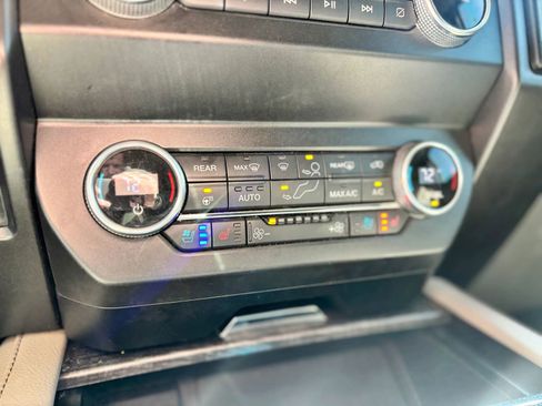 Used 2019 Ford Expedition Max Limited image 29