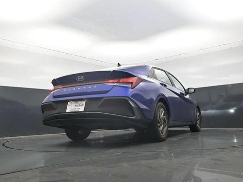Used 2024 Hyundai Elantra SEL FWD image 30
