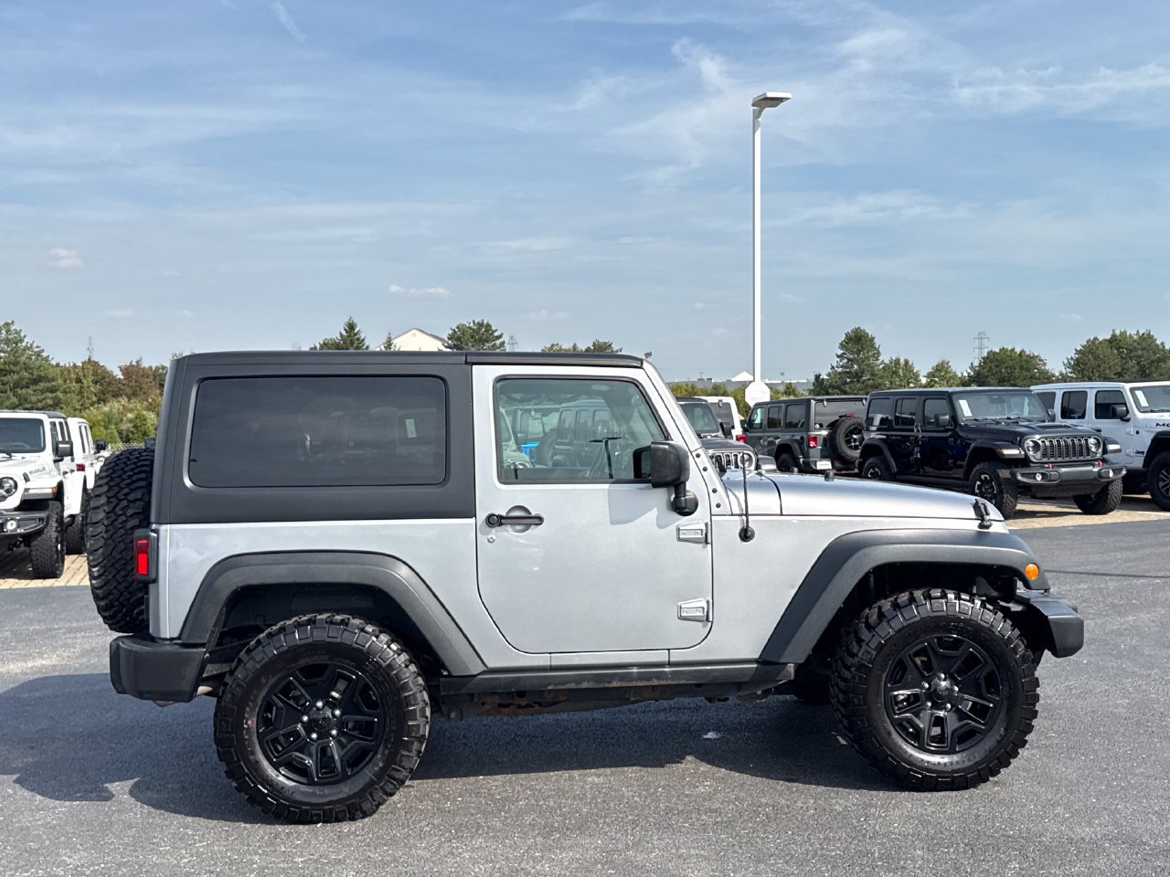 Used 2017 Jeep Wrangler Sport AWD/4WD image 2