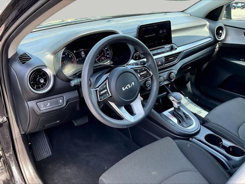 Used 2023 Kia Forte LXS w/ LXS Technology Package FWD image 17