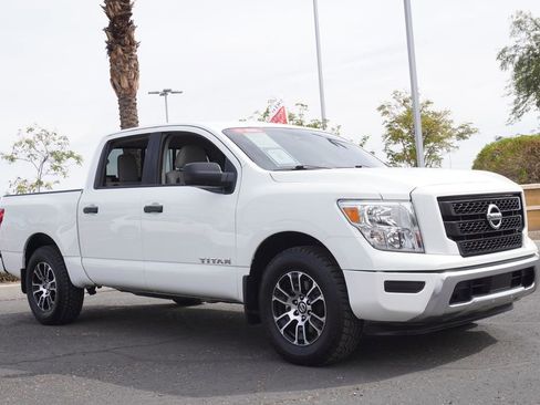 Certified 2022 Nissan Titan SV w/ Accessory Utility Package RWD image 4