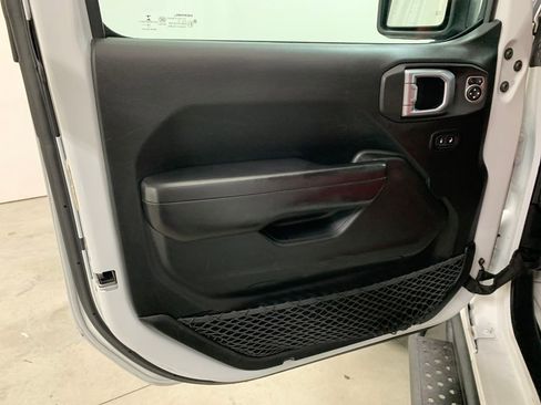 Used 2020 Jeep Wrangler Unlimited Sport S image 17