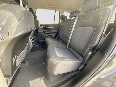 Used 2024 Jeep Grand Cherokee Laredo image 20